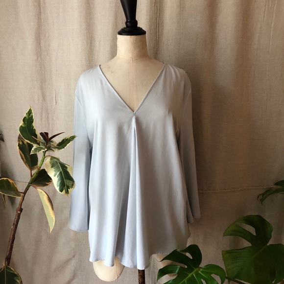 Ann Taylor Tops - Ann Taylor + blue flowy sleeve blouse